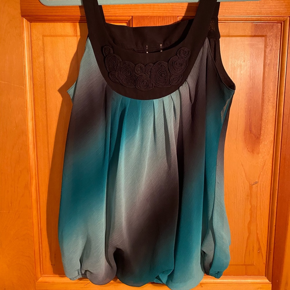 sleeveless top